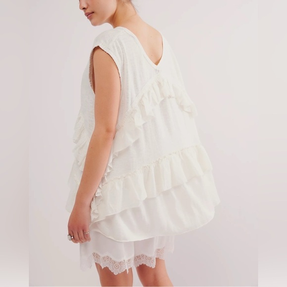 NWOT Free People, Claire Tee, Various Sizes in White - Picture 1 of 7